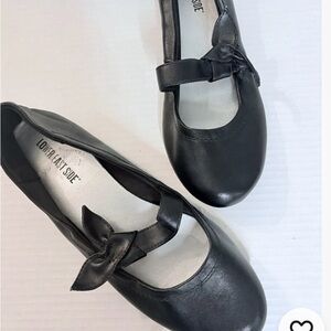 Mary Jane's Shoes Black Lower East Side Knotted Size 9